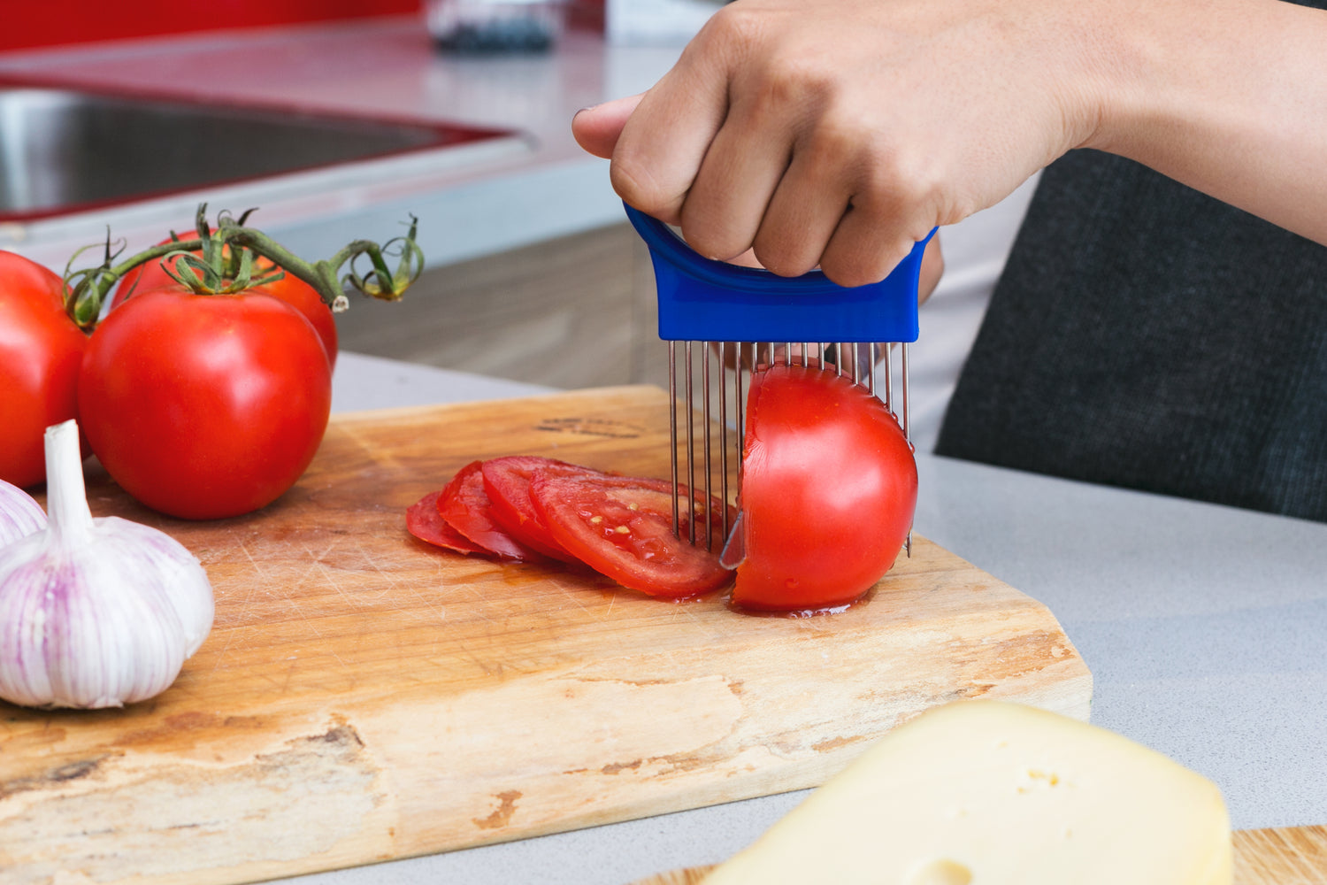 slicing-tomato